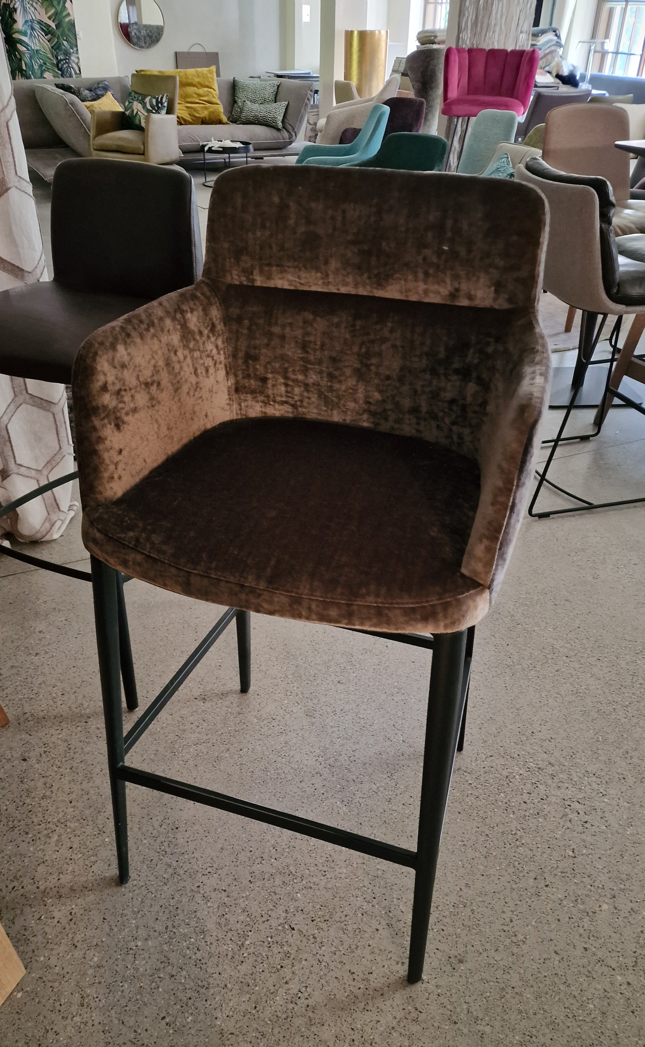10066 Barhocker braun